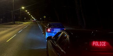 Zamienili się miejscami tuż przed policją. 21-latek wylądował w celi