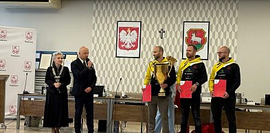Sportowy sukces UKS Return Piaseczno doceniony podczas sesji rady