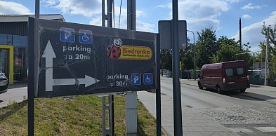 Baner zasłonił widoczność? O krok od tragedii