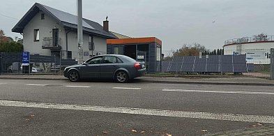 Problem z parkowaniem przy Żeromskiego. Czas na słupki?-109670