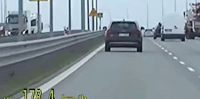 Pędził jak szalony na S7-109931