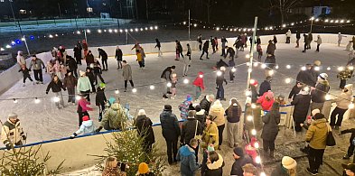 Wielkie otwarcie lodowiska gminnego-110235