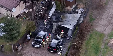 Spłonęły dwa samochody i garaż-110427