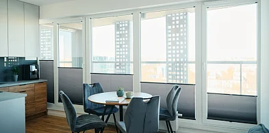 Okno w okno – problem nowych osiedli. Jaka jest najlepsza ochrona przed wzrokiem s-110580