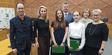 Doceniono wybitnych uczniów-110632