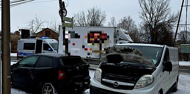 Kolizja trzech aut w Jazgarzewszczyźnie