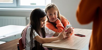Zakaz telefonów w szkołach. Zmiany szybciej niż się wydawało