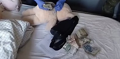 Pieniądze w pluszowych misiach i 57 automatów. Nalot na nielegalny hazard