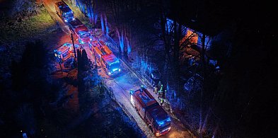 Nocny pożar, mężczyzna poparzony