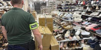 Blisko 200 par podrobionych butów zabezpieczonych w Wólce Kosowskiej