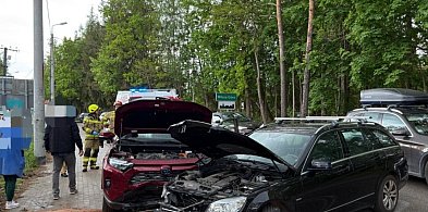 Czołowe zderzenie w Wilczej Górze. Mercedes zjechał na przeciwległy pas