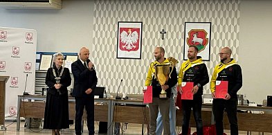 Sportowy sukces UKS Return Piaseczno doceniony podczas Sesji Rady Gminy