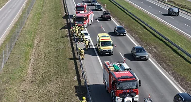 Niebezpieczne zdarzenie na trasie S7. Kobieta potrącona podczas postoju