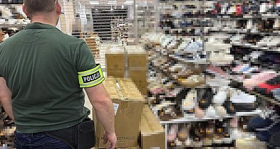 Blisko 200 par podrobionych butów zabezpieczonych w Wólce Kosowskiej