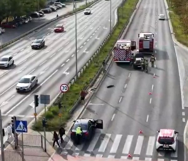 Hulajnogą pod samochód! Wypadek na Puławskiej-108801