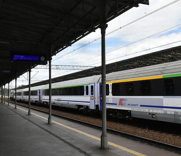 Specjalna oferta Intercity. Nauczyciele i studenci pojadą pociągiem za złotówkę-108818