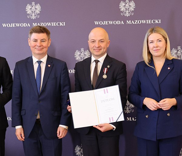 Burmistrz Daniel Putkiewicz odznaczony za zasługi dla s - 109108