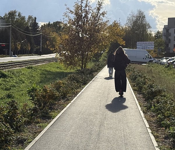 Chodnik pełen zagrożeń. Radna interweniuje - 109314