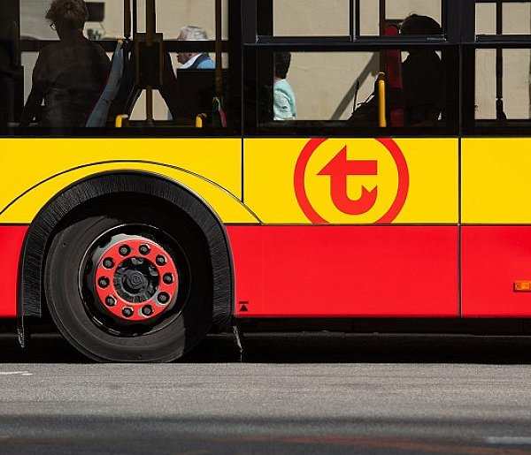 Utrudnienia w ruchu i objazdy autobusów w związku z biegiem-109362