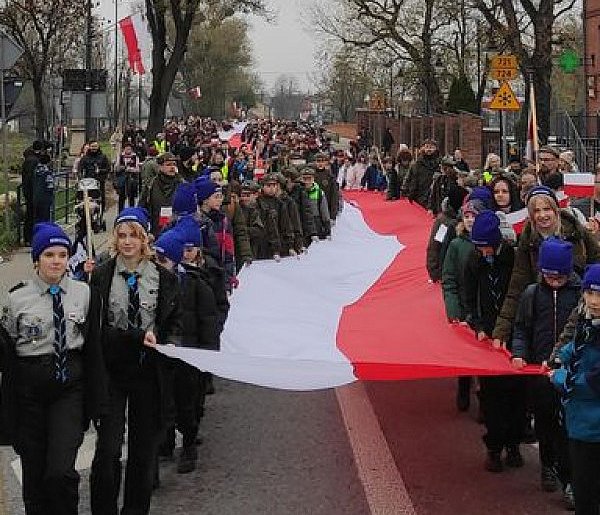 Konstancin świętuje 11 listopada – radośnie, rodzinnie i z biało-czerwoną-109736