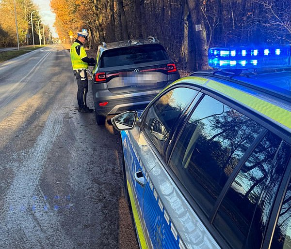 Brawura na torach kosztowała 2000 zł-109757