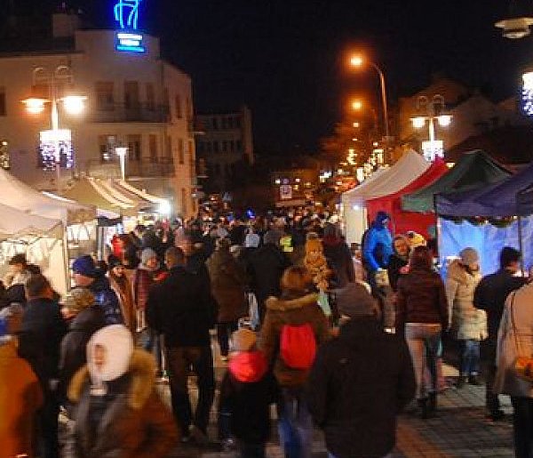 Na to czekamy, świąteczny kiermasz i choinka na rynku-109928