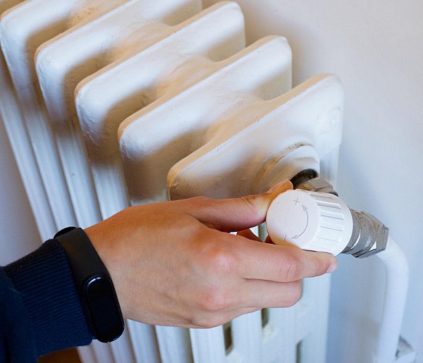 Kaloryfer zakręcony? I tak zapłacisz. Nowe prawo uderzy w lokatorów-109933