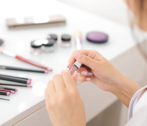 Nie używaj tych kosmetyków. GIS ostrzega przed produktami-110137