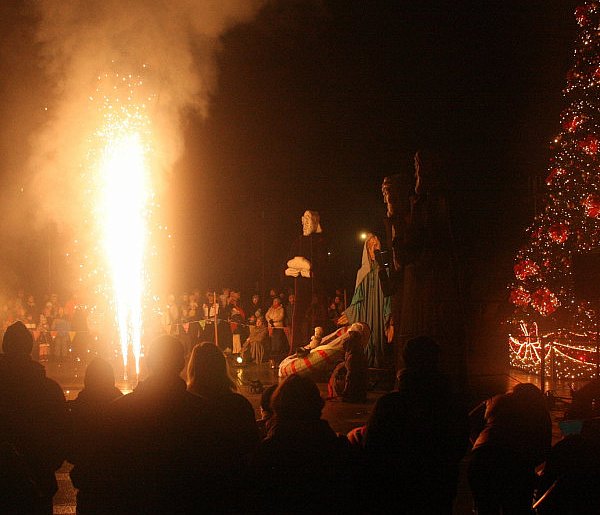 Teatr A wprowadził mieszkańców w atmosferę świąt-110602