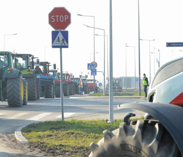 Rolnicy protestują. Spodziewane utrudnienia także w powiecie piaseczyńskim-110701