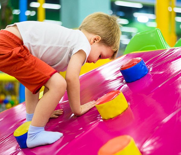 Zostawiasz dziecko w sali zabaw? Urząd wykrył poważne uchybienia-111021