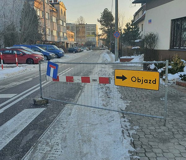 Cyrk komunikacyjny! Czy jutro kierowcy wpadną w pułapkę?-111040