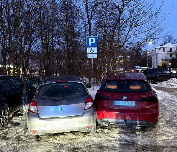 Jedno miejsce, dwa samochody