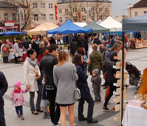 Wielkanocny kiermasz na rynku