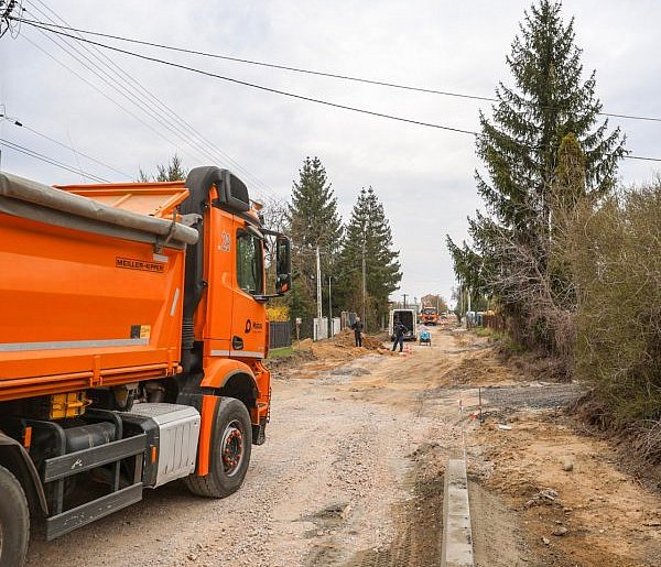 Remont ulicy Błońskiej w Tarczynie nabiera tempa