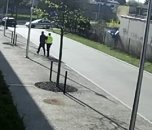 Ucieczka nie pomogła – pijany kierowca zatrzymany po kolizji
