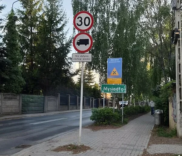 Chaos na ul. Granicznej. Znikają przejścia dla pieszych