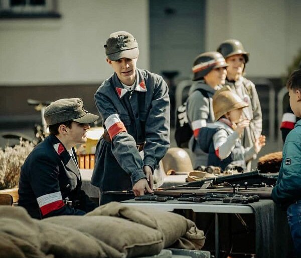 Żywa lekcja historii w Piasecznie. Animacje historyczne przy Domu „Zośki”