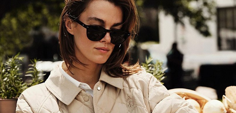 Jak łączyć ubrania w zestawy i stworzyć własną szafę kapsułową?