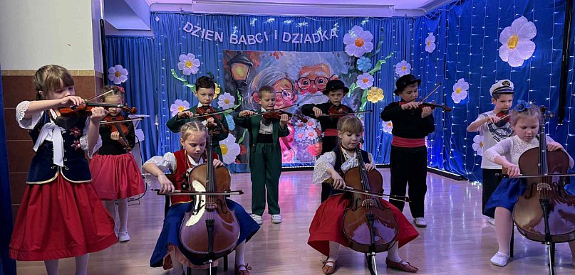Bajkowy spektakl dla babć i dziadków