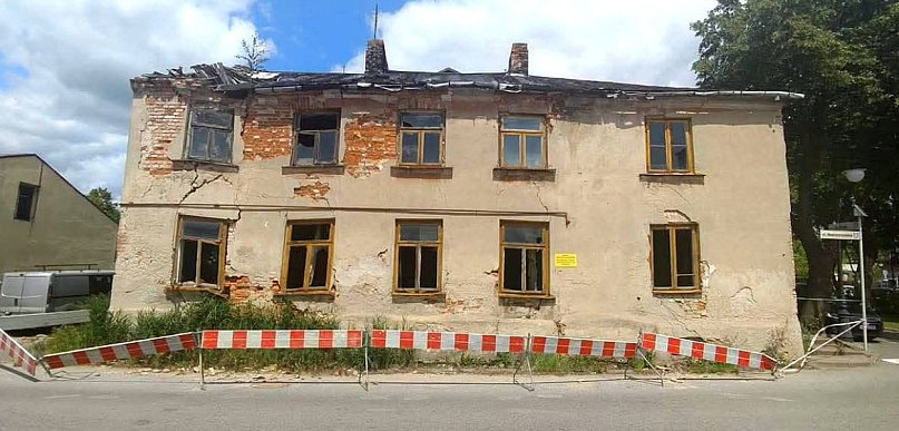 Kolejny krok w sprawie kamienicy przy Rynku w Tarczynie