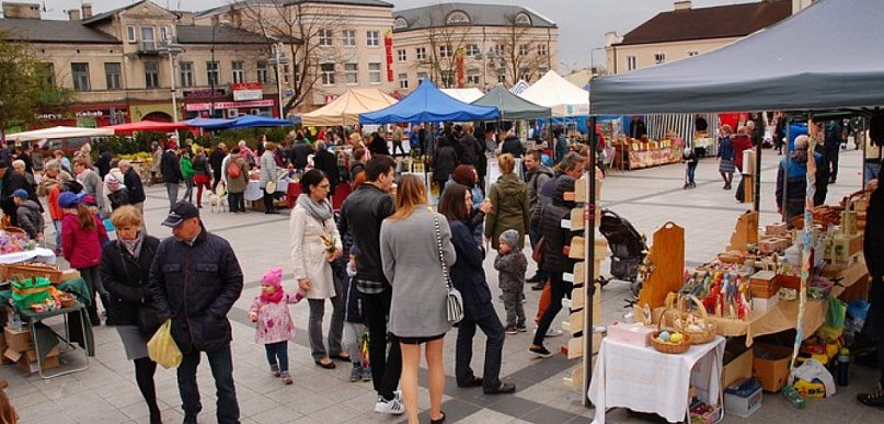 Wielkanocny kiermasz na rynku