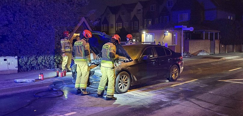 Pożar BMW w Józefosławiu