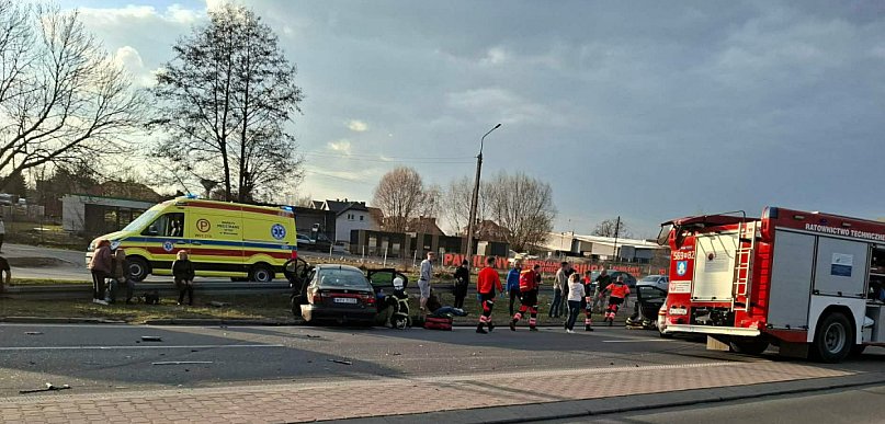 Poważny wypadek. Droga całkowicie zablokowana, są ranni