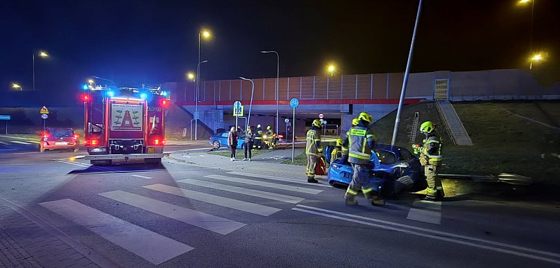 Zderzenie na skrzyżowaniu. Jedna osoba trafiła do szpitala