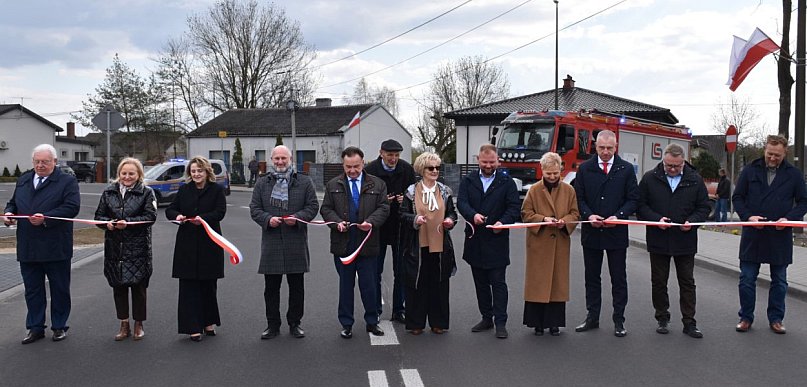 Nowa droga w Sobikowie oficjalnie otwarta. Inwestycja za blisko 28 mln zł