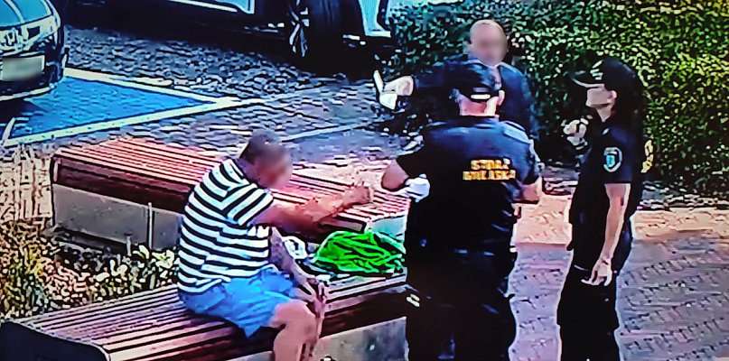 Mandat za picie na skwerze to był dopiero początek… - 108816