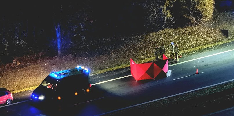 Śmiertelny wypadek na starej „siódemce”. Pas zablokowany - 109479