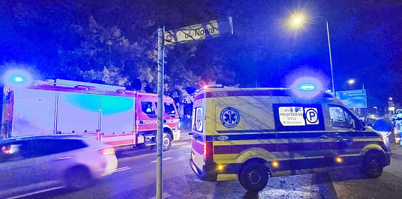 Zapatrzył się w telefon i wszedł pod samochód - 109676