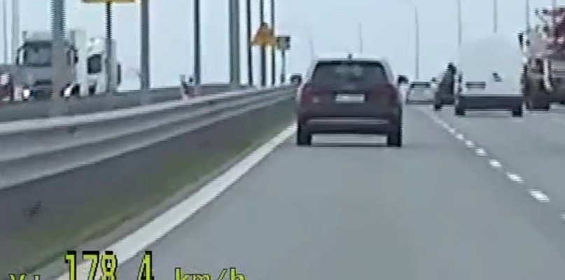 Pędził jak szalony na S7 - 109931